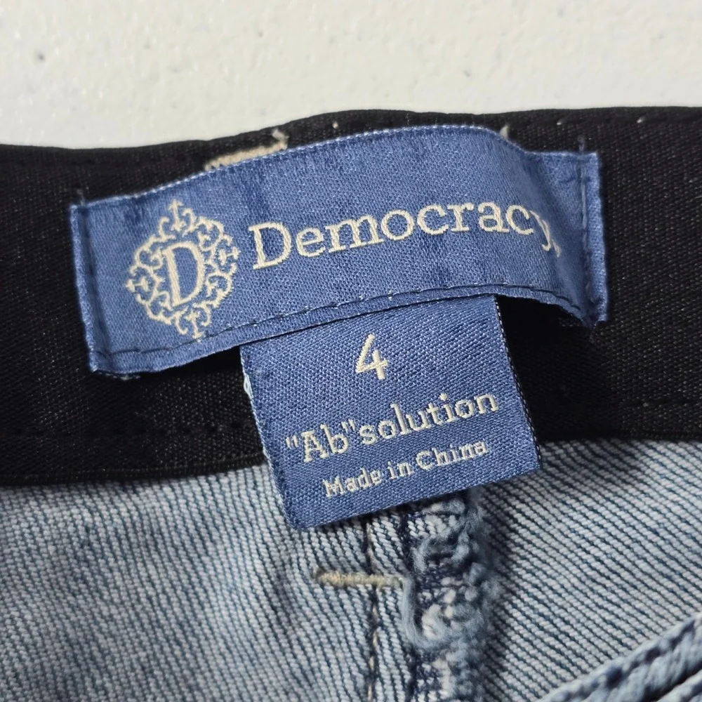 Democracy Ab